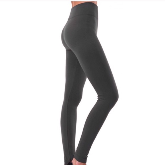Pants - NWT Gray Fleece Lined Leggings